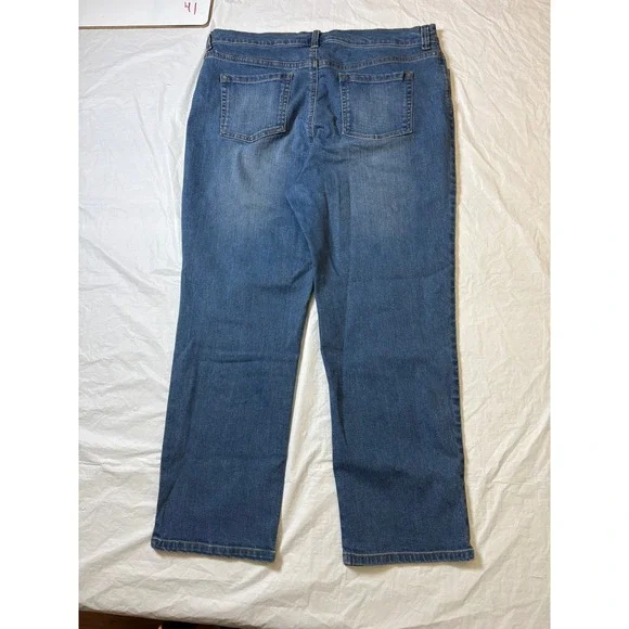 Gloria Vanderbilt Petite Women's Size 16P Blue Denim Jeans Straight Leg Casual - Picture 3 of 6